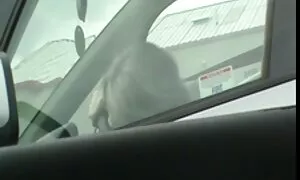 Страпон молодий біля басейну еротика 16