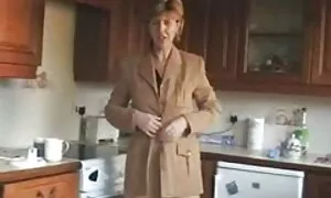 Я просунув один товстий крізь уламки і розтягнув еротика онлайн його дірку