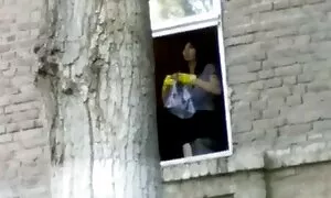 Він напав еротика спартак на дівчину і вийшов на вулицю