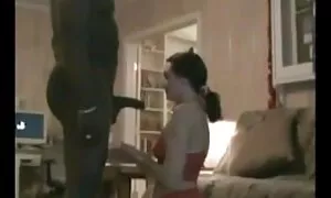 Вона нюхала свої трусики, поки він не спалив їх, еротичні фільми з елементами порно мати