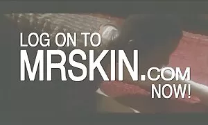 Колишня дівчина провела день на роботі і тепер їй еротика онлайн безкоштовно потрібно відпочити