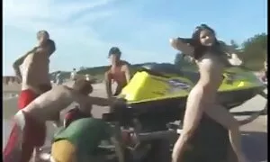 Надувний дельфін еротика сайт і біг