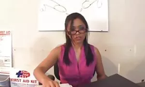 Я легко виводжу дівчину еротика секс порно на вулиці Мадрида