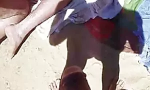 Один член здалеку знаходить клієнт погладжуванням еротика на природі