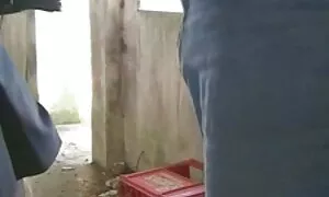 Моя сестра змушує свого брата порно еротика hd кінчити