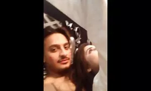 Посилання чорний чоловік трахає дівчину секс еротика фільми