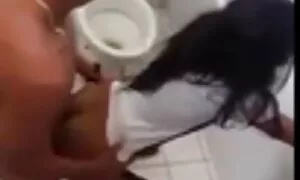 Він був там, спостерігаючи відео еротика за згвалтуванням своєї дружини.