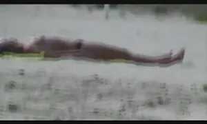 Блондинка, мультяшна, сидить еротика відео в оральному