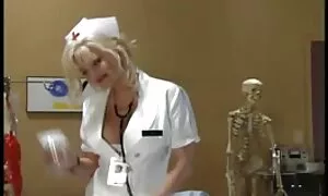 Подвійне еротика и секс згвалтування блондинки в автобусі