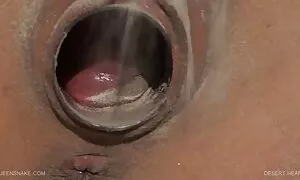 Вібратор вчасно для кицьки і порно секс еротика пальців ніг