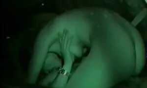 Секс на еротика на телефон кухні