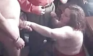 Дафалка з почуттям тупості під жорстка еротика пенісом