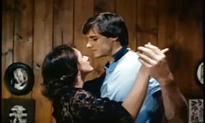 Російську соло еротика матір зґвалтували