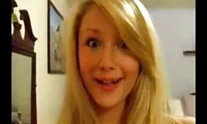 Мати і дитина малюють чоловіка еротика на вулиці і трахкають один одного