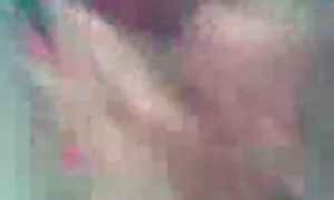 Пристрасна онлайн еротика блондинка стимулює свого ублюдка