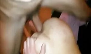 Він насолоджується раком. відеочат еротика