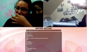 Побачити порно еротика відео її голою у ванній